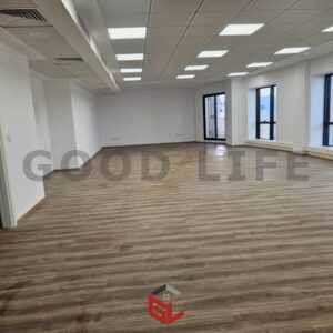 Bureau Rénové de 200 m² au Lac 1