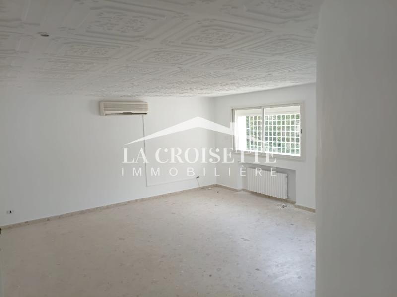 Villa S+4 avec jardin à la Marsa MVL0087