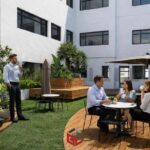 Photo-2 : Immeuble en cours de rénovation au Lac 1