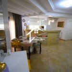 Photo-1 : S2 proche de la plage en plein zone touristique