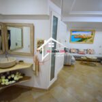 Photo-9 : S2 proche de la plage en plein zone touristique