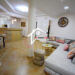 Photo-21 : S2 proche de la plage en plein zone touristique