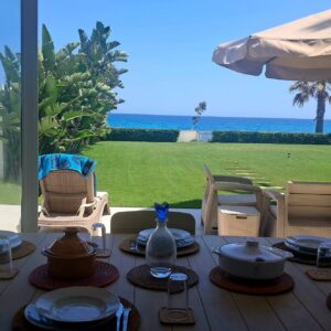 Villa pieds dans l&rsquo;eau richement meublée à Maamoura Plage