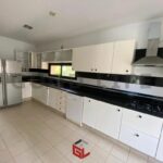 Photo-7 : Villa S+5 avec piscine et jardin à Gammarth