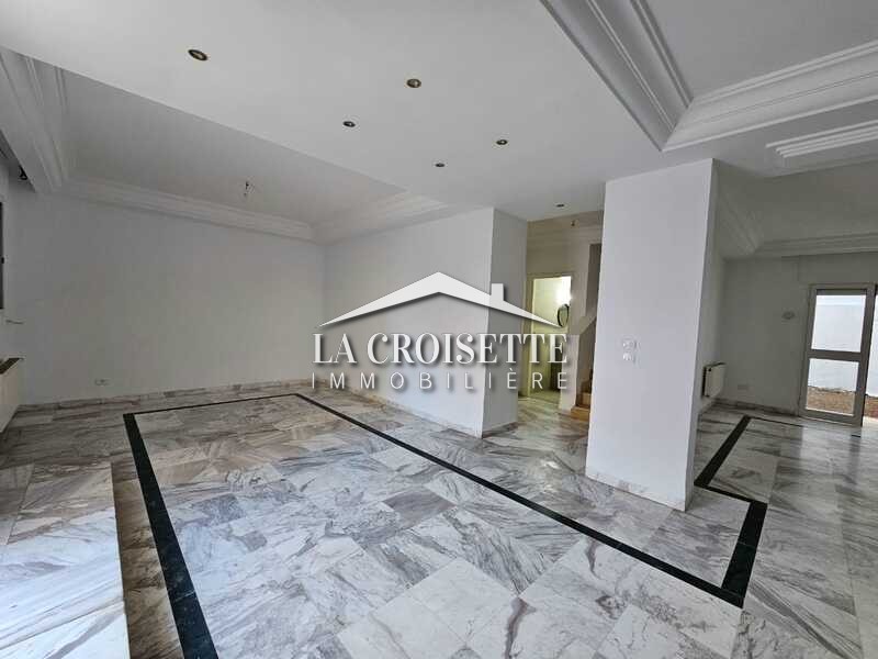 Triplex S+5 vide ou meublé à La Marsa MTRL0087