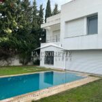 Villa S+4 avec piscine à La Marsa ZVL1254