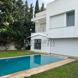 Villa S+4 avec piscine à La Marsa ZVL1254