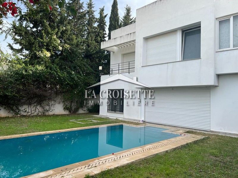 Villa S+4 avec piscine à La Marsa ZVL1254