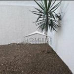 Photo-8 : Triplex S+3 vide ou meublé à La Marsa MTRL0087