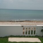 Villa pieds dans l&rsquo;eau richement meublée à Maamoura Plage