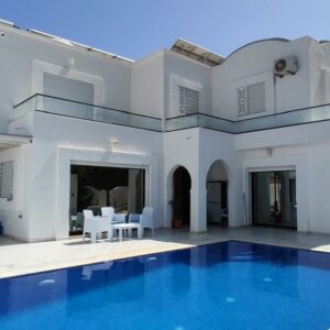 Villa haut standing à la zone touristique