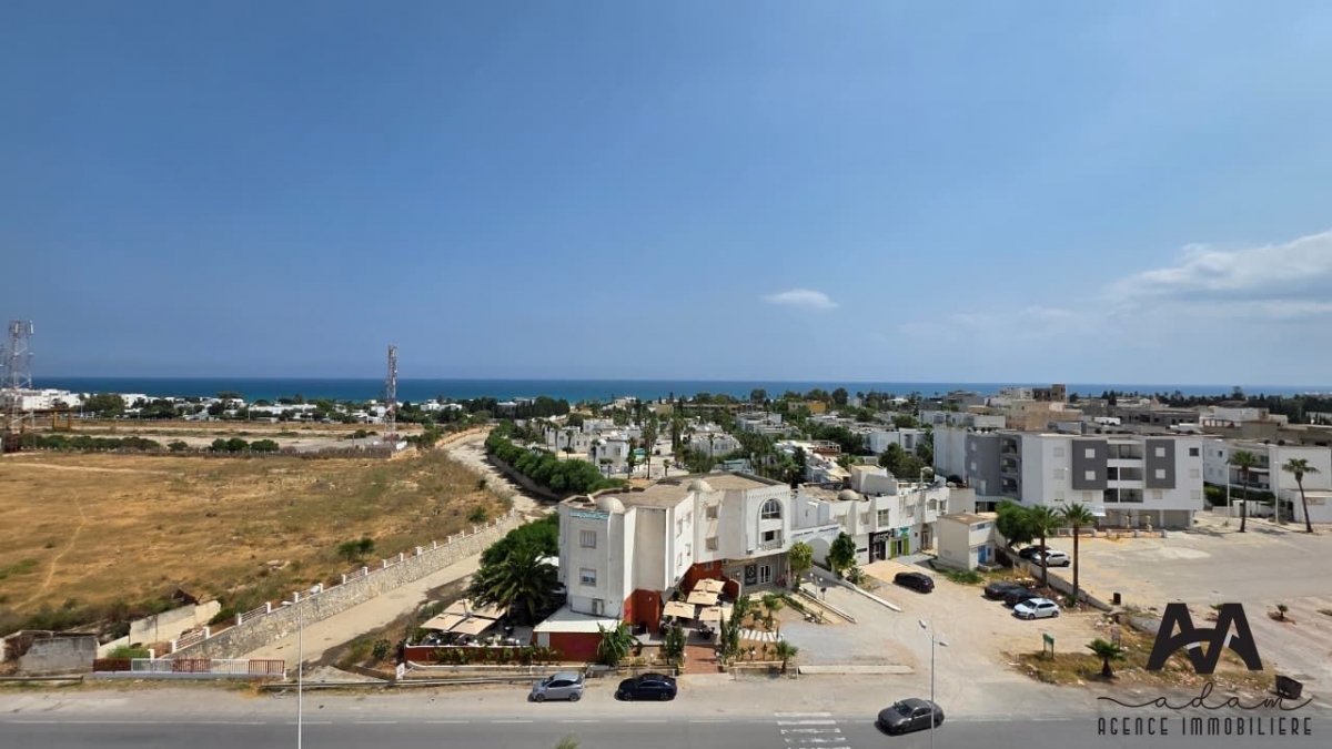 Penthouse S+3 de 366 m² avec Vue Mer à Mrezga