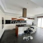 Photo-4 : Villa S+5 avec piscine à La Soukra MVL1395