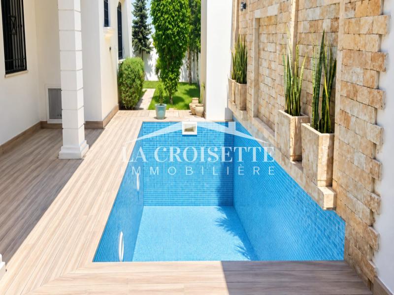 Villa S+4 avec piscine à La Soukra MVL0140