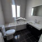 Photo-11 : Villa S+5 avec jardin à La Marsa MVL0217
