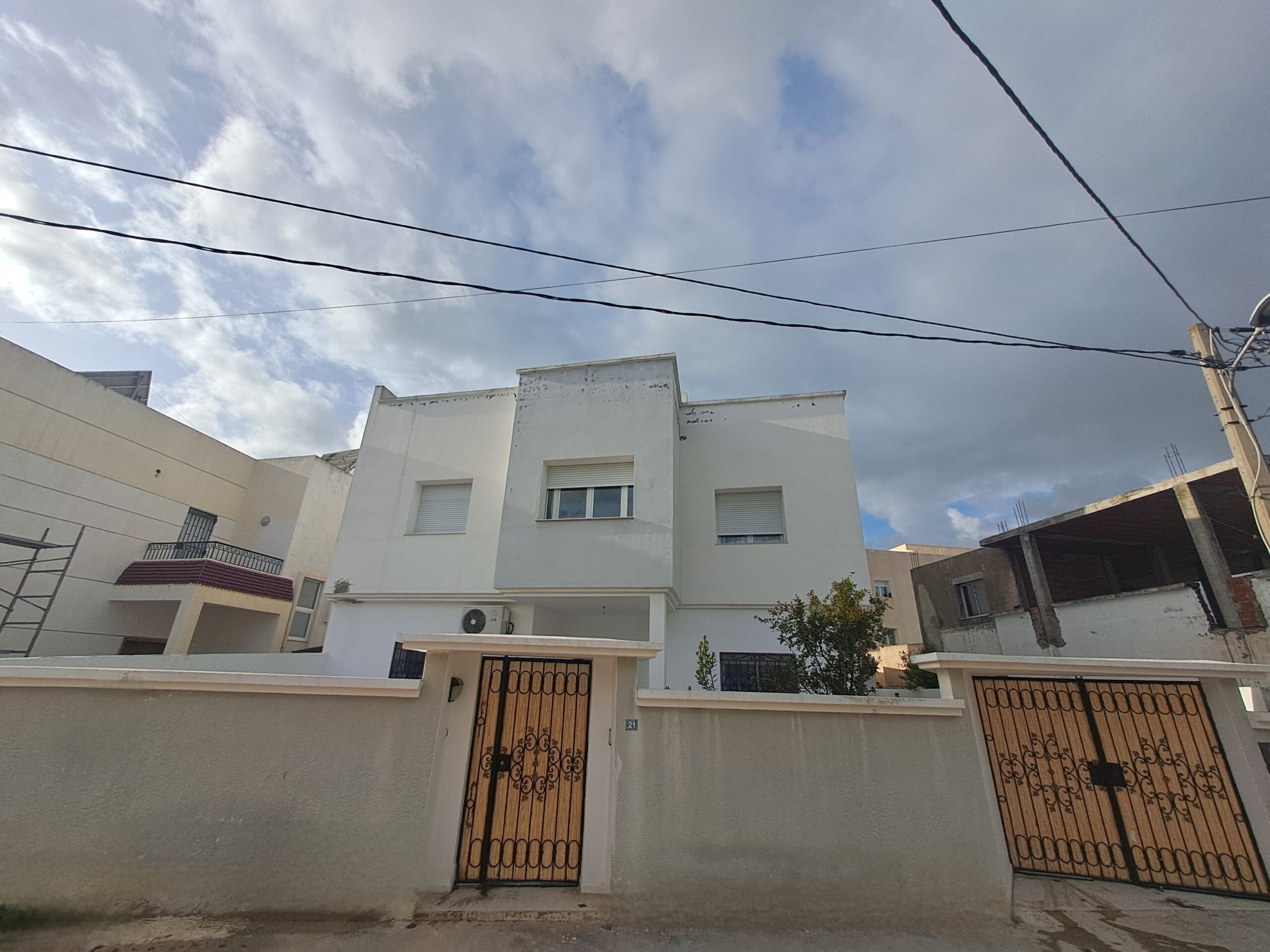 Villa composé rdc , 1 er et 2 -ème : 4 clé 🔑
