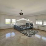 Photo-3 : Villa meublée S+5 avec jardin à La Marsa MVL0145