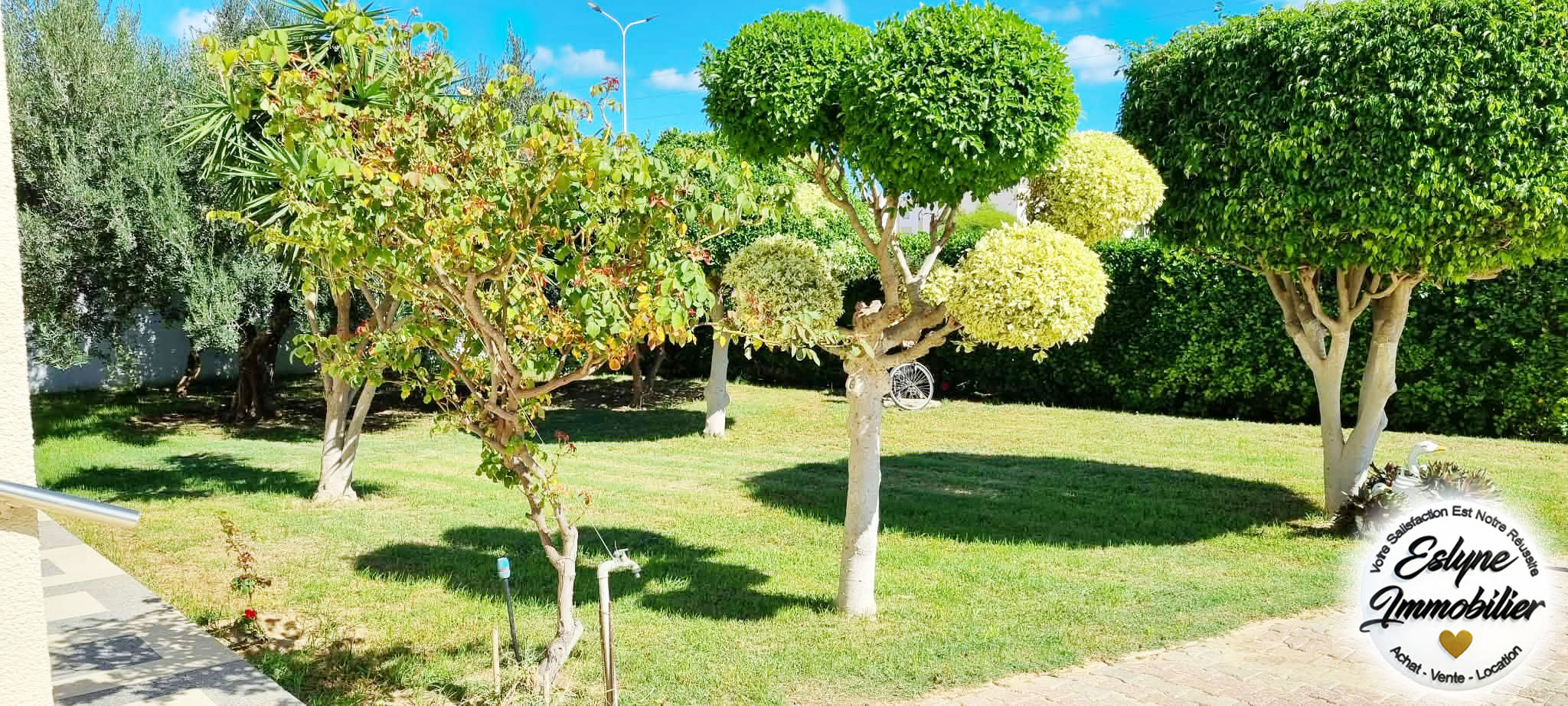 MAGNIFIQUE REZ-DE-CHAUSSÉE DE VILLA MEUBLÉ à CHAT MERRIEM