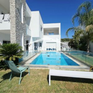 Villa S+5 avec piscine à Gammarth MVL0151