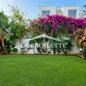 Villa S+3 avec jardin à Gammarth ZVL1666