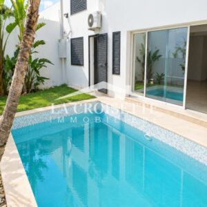 Triplex S+4 avec piscine à La Soukra MTRL0112