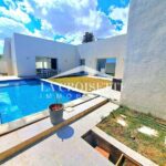 Villa plain-pied S+3 avec piscine à La Soukra MVL0164