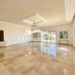 Photo-3 : Villa S+7 avec piscine à La Soukra parc MVL0108