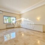Photo-8 : Villa S+7 avec piscine à La Soukra parc MVL0108